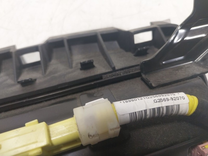 Recambio de airbag de rodilla para kia niro concept referencia OEM IAM  G556991010WK 