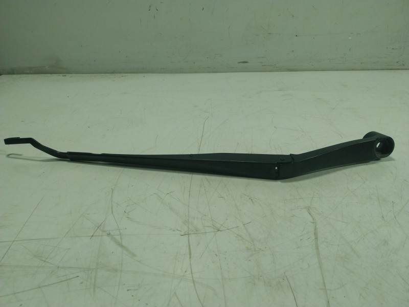 Recambio de brazo limpia delantero izquierdo para kia niro concept referencia OEM IAM   