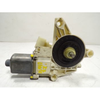 MOTOR ELEVALUNAS TRASERO IZQUIERDO A2048200542 A2048200542 0130822505