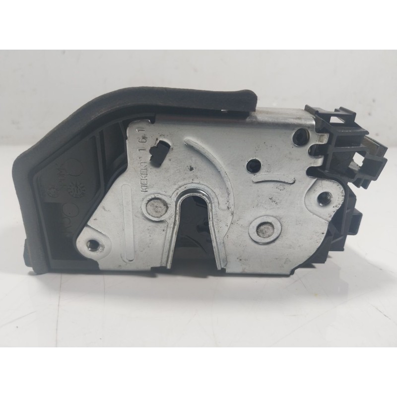 Recambio de cerradura puerta delantera derecha para bmw serie 5 lim. (f10) 3.0 turbodiesel referencia OEM IAM  7229458 