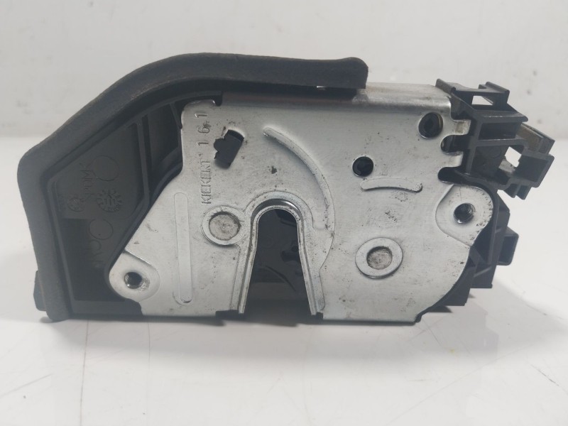Recambio de cerradura puerta delantera derecha para bmw serie 5 lim. (f10) 3.0 turbodiesel referencia OEM IAM  7229458 