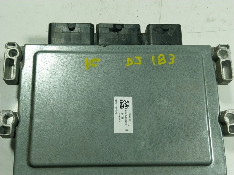 Recambio de centralita motor uce para renault zoe life referencia OEM IAM  237D40225R 