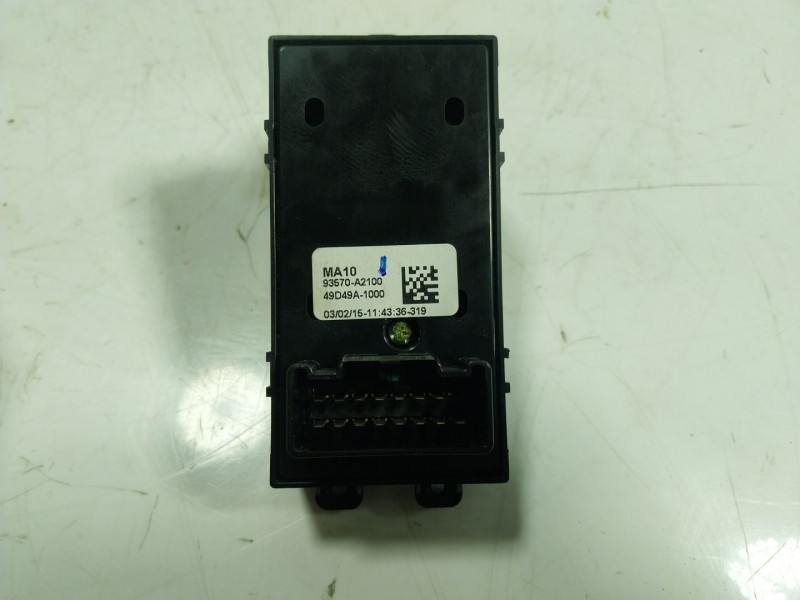 Recambio de mando elevalunas delantero izquierdo para kia ceed 1.4 tgdi cat referencia OEM IAM  93670A2100 