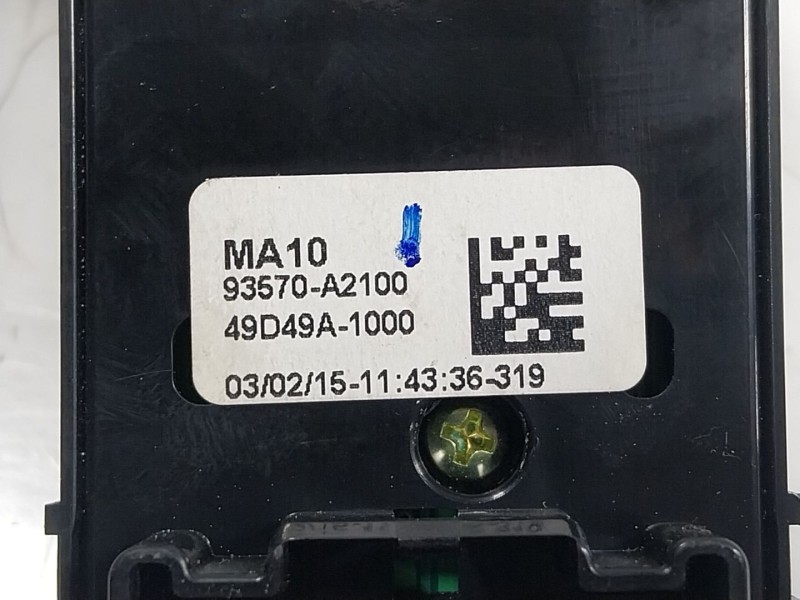 Recambio de mando elevalunas delantero izquierdo para kia ceed 1.4 tgdi cat referencia OEM IAM  93670A2100 