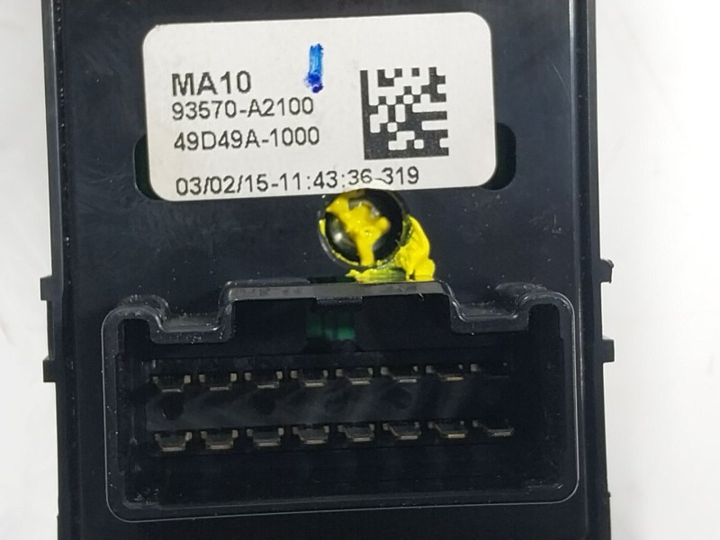 Recambio de mando elevalunas delantero izquierdo para kia ceed 1.4 tgdi cat referencia OEM IAM  93670A2100 