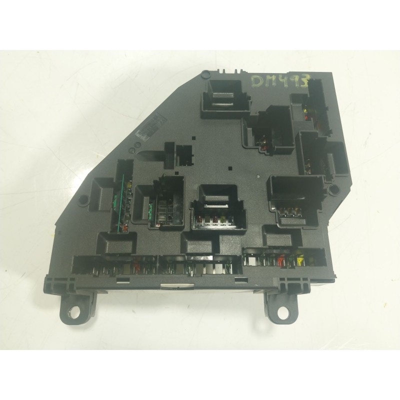 Recambio de caja reles / fusibles para bmw serie 5 lim. (f10) 3.0 turbodiesel referencia OEM IAM  923442301 