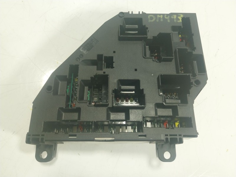 Recambio de caja reles / fusibles para bmw serie 5 lim. (f10) 3.0 turbodiesel referencia OEM IAM  923442301 