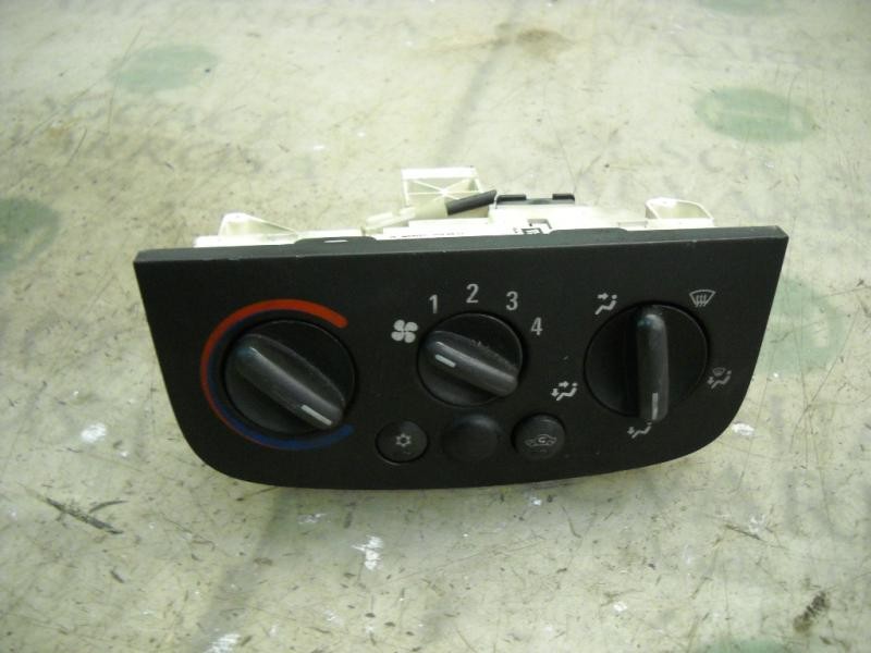 Recambio de mando calefaccion / aire acondicionado para opel combo (corsa c) familiar referencia OEM IAM   