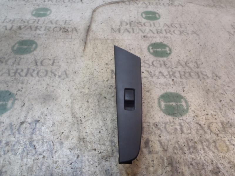Recambio de mando elevalunas trasero derecho para mazda 3 berlina (bk) 1.6 crdt active referencia OEM IAM   