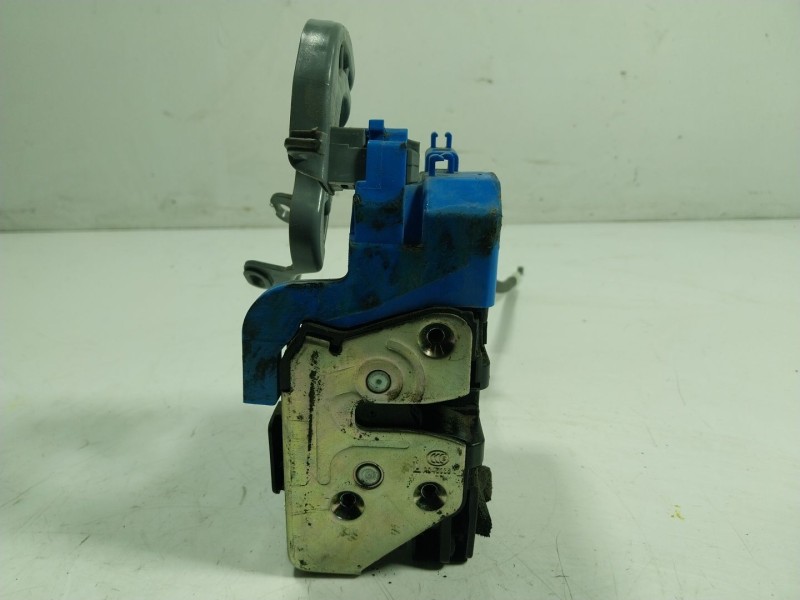 Recambio de cerradura puerta trasera izquierda para kia ceed 1.4 tgdi cat referencia OEM IAM  81410A2000 