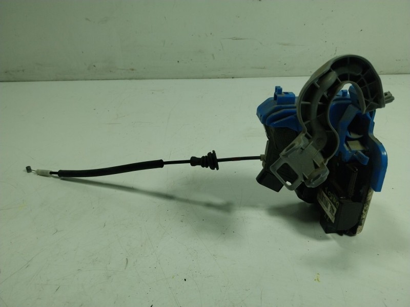 Recambio de cerradura puerta trasera izquierda para kia ceed 1.4 tgdi cat referencia OEM IAM  81410A2000 