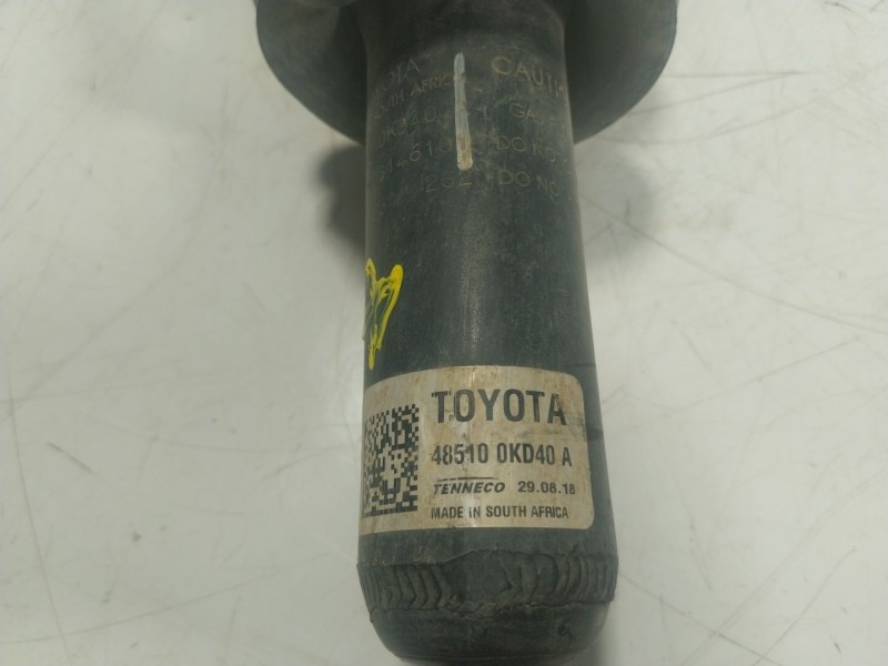 Recambio de amortiguador delantero derecho para toyota hilux referencia OEM IAM 485108Z207 485100KD40A 