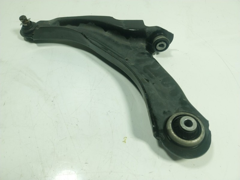 Recambio de brazo suspension inferior delantero izquierdo para renault zoe 68 kw referencia OEM IAM   