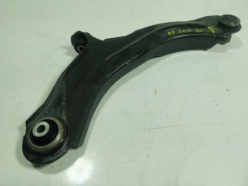 Recambio de brazo suspension inferior delantero izquierdo para renault zoe 68 kw referencia OEM IAM   