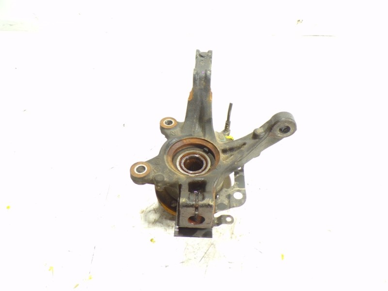 Recambio de mangueta delantera derecha para renault captur 0.9 tce referencia OEM IAM 400148079R  