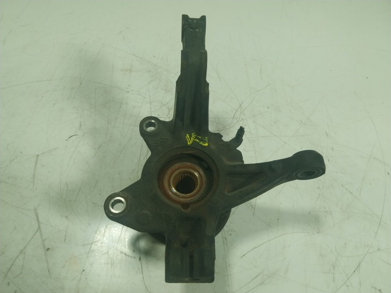 Recambio de mangueta delantera derecha para renault zoe 68 kw referencia OEM IAM   