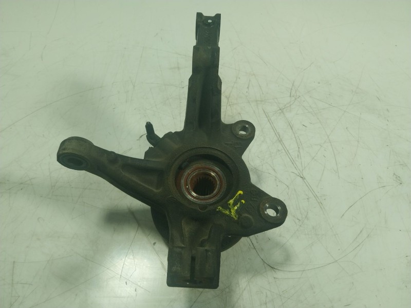 Recambio de mangueta delantera izquierda para renault zoe 68 kw referencia OEM IAM   