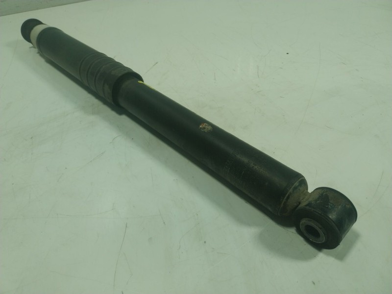 Recambio de amortiguador trasero izquierdo para renault zoe 68 kw referencia OEM IAM  562108289R 