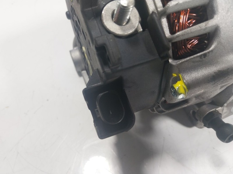 Recambio de alternador para bmw serie 5 lim. (f10) 3.0 turbodiesel referencia OEM IAM  F8618S011 