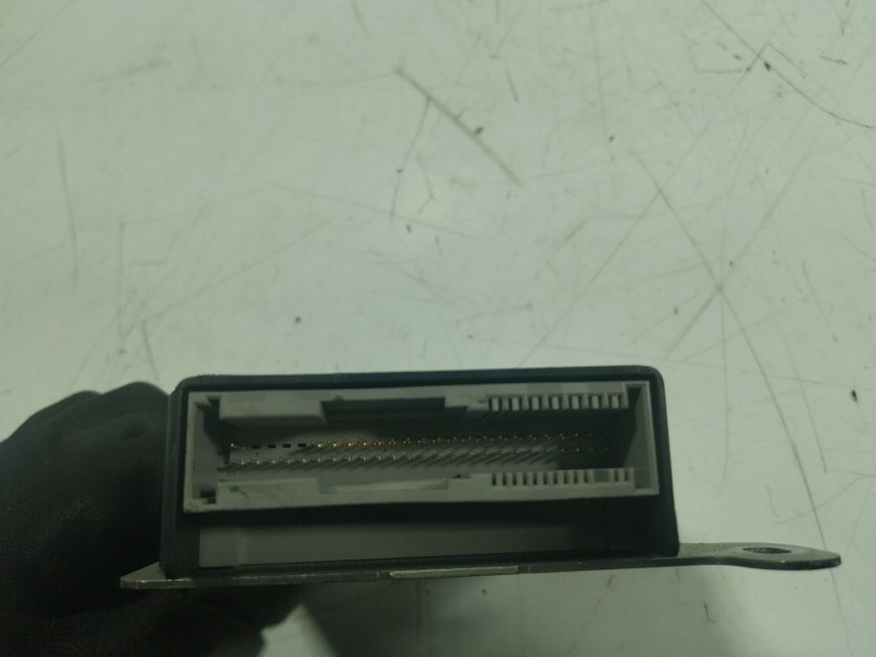 Recambio de centralita airbag para renault zoe 68 kw referencia OEM IAM  985104074R 