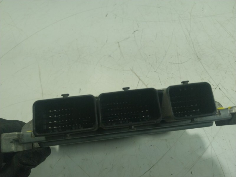 Recambio de centralita motor uce para renault zoe 68 kw referencia OEM IAM  237D40133R 