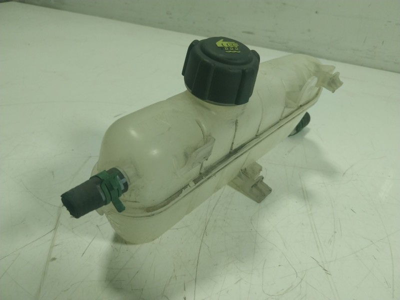 Recambio de deposito expansion para renault zoe 68 kw referencia OEM IAM  217101652R 