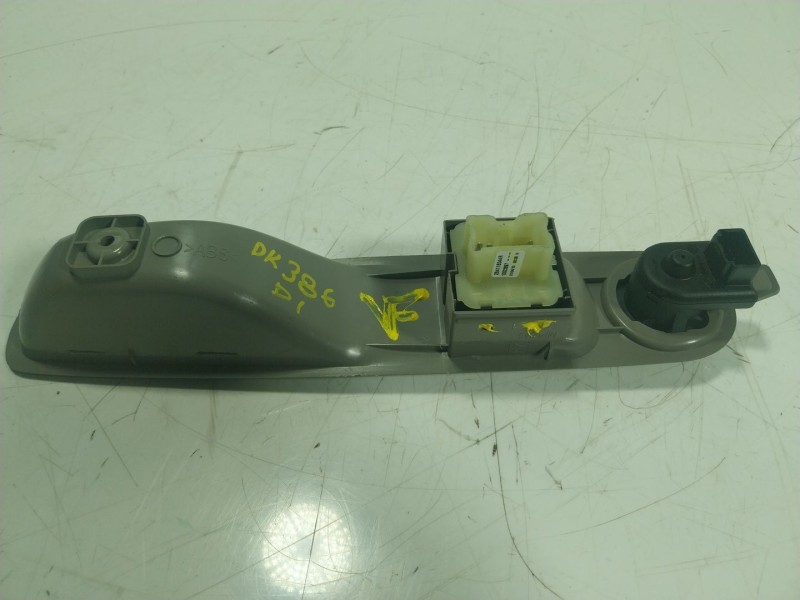 Recambio de mando elevalunas delantero izquierdo para renault zoe 68 kw referencia OEM IAM  829502349R 