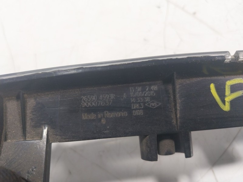 Recambio de piloto trasero central para renault zoe 68 kw referencia OEM IAM  265904593R 