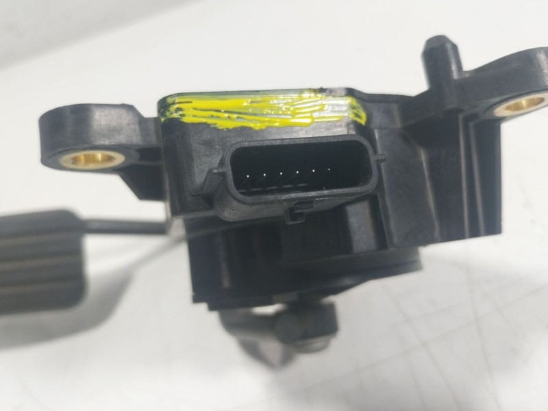 Recambio de potenciometro pedal para renault zoe 68 kw referencia OEM IAM  180026336R 