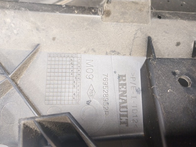 Recambio de faldon lateral para renault twizy urban referencia OEM IAM  769528952R 