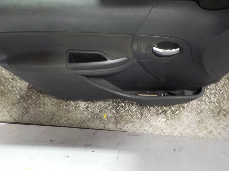 Recambio de puerta delantera izquierda para citroën c3 1.4 referencia OEM IAM   