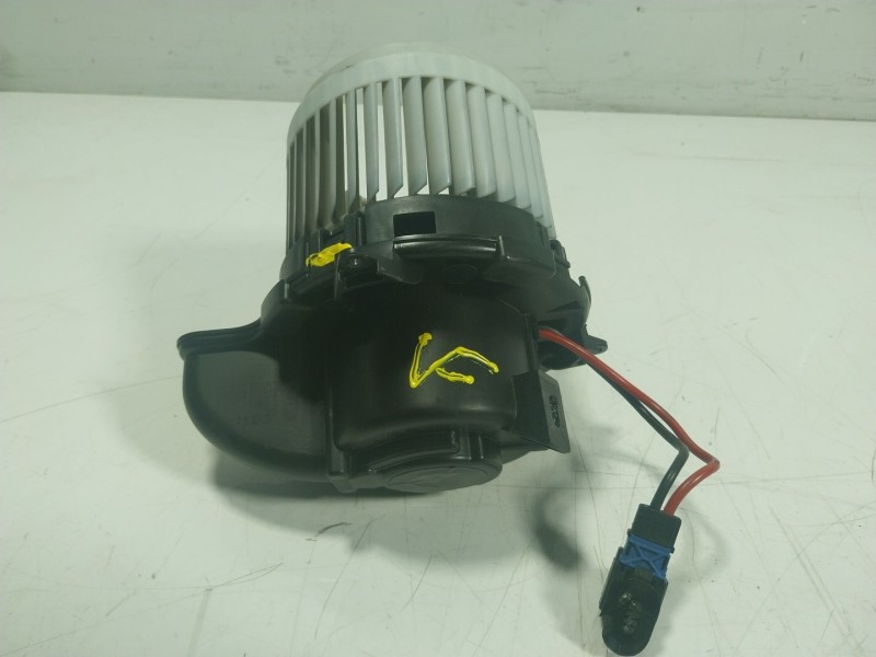 Recambio de motor calefaccion para renault zoe 68 kw referencia OEM IAM  5Q1333500 