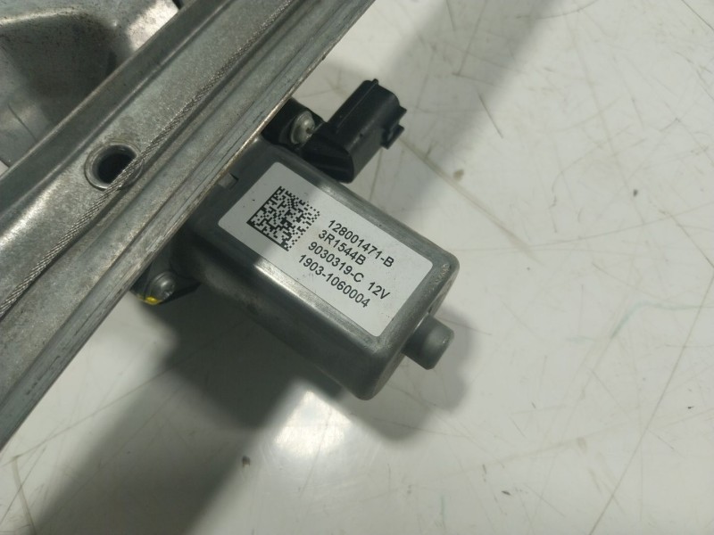 Recambio de elevalunas delantero izquierdo para renault zoe 68 kw referencia OEM IAM  807211245R 