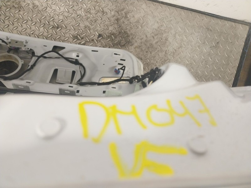 Recambio de porton trasero para volkswagen t-roc 1.5 16v tsi act referencia OEM IAM 2GA827025A  