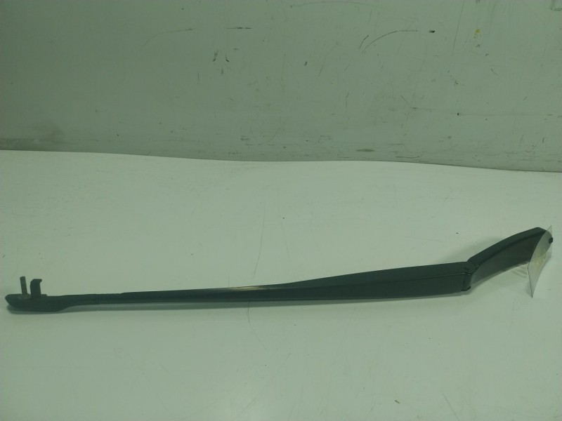 Recambio de brazo limpia delantero derecho para bmw serie 5 lim. (f10) 3.0 turbodiesel referencia OEM IAM   