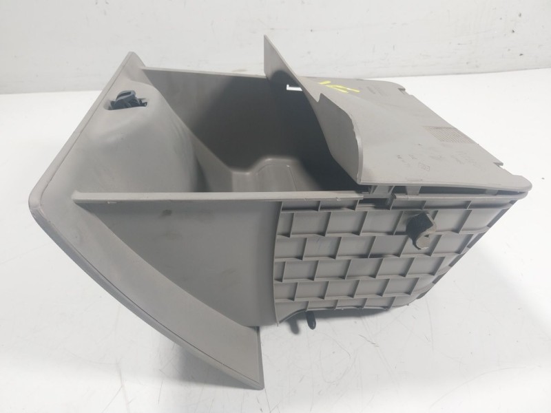 Recambio de guantera para renault zoe 68 kw referencia OEM IAM  681088547R 