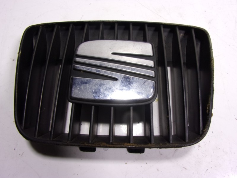 Recambio de rejilla paragolpes central para seat ibiza (6k1) 1.4 referencia OEM IAM   
