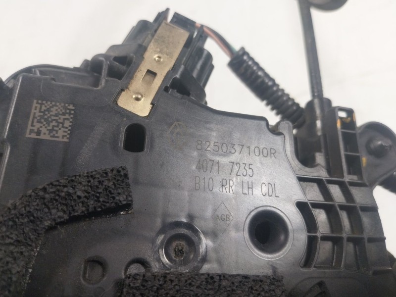 Recambio de cerradura puerta trasera izquierda para renault zoe referencia OEM IAM  825037100R 