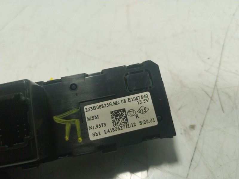 Recambio de mando radio para renault zoe referencia OEM IAM  253B08825R 