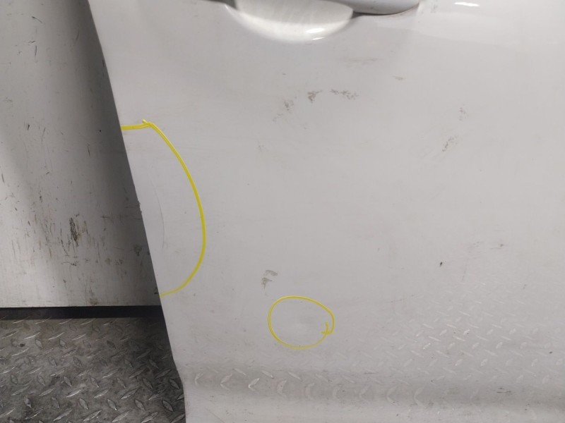 Recambio de puerta delantera derecha para renault zoe referencia OEM IAM   