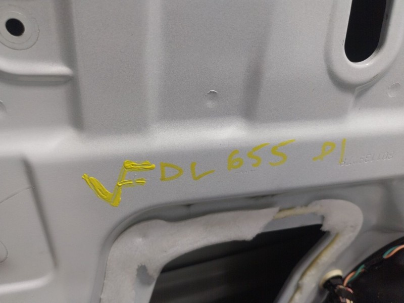 Recambio de puerta delantera izquierda para renault zoe referencia OEM IAM   