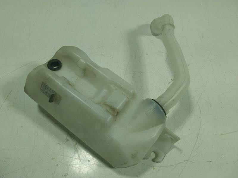 Recambio de deposito limpia para renault zoe referencia OEM IAM  289105725R 