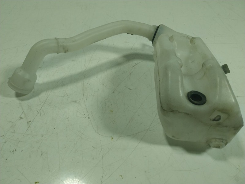 Recambio de deposito limpia para renault zoe referencia OEM IAM  289105725R 