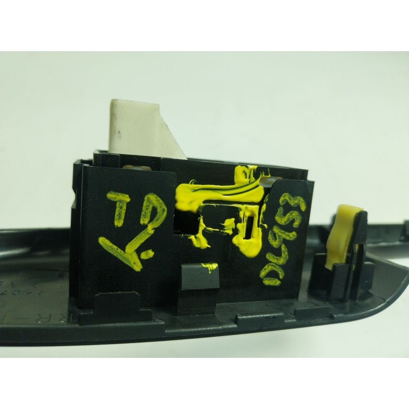 Recambio de mando elevalunas trasero derecho para lexus ct 1.8 16v cat (híbrido) referencia OEM IAM  7427176010 