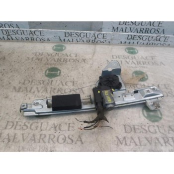 ELEVALUNAS TRASERO DERECHO 