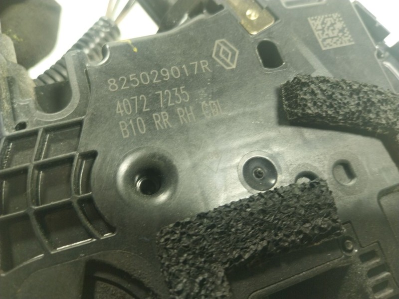 Recambio de cerradura puerta trasera derecha para renault zoe referencia OEM IAM  825029017R 