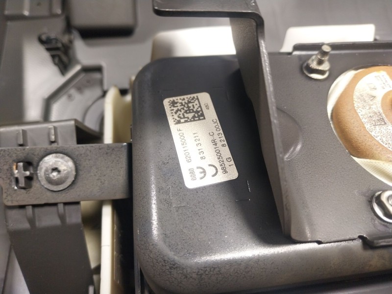 Recambio de salpicadero para renault zoe 68 kw referencia OEM IAM   