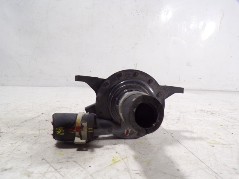 Recambio de bomba agua para toyota rav4 hybrid 4x2 advance referencia OEM IAM G904042010 G904042010 64521C293167