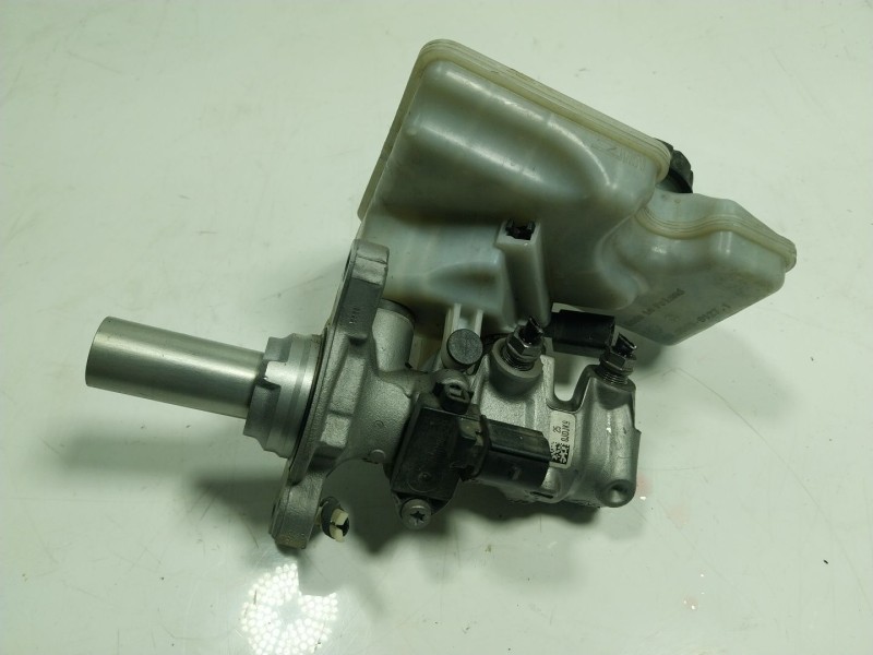 Recambio de bomba freno para volkswagen golf vii lim. 1.6 tdi dpf referencia OEM IAM 5Q1611021A 5Q1611301B 