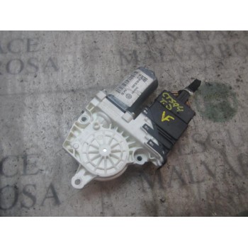 MOTOR ELEVALUNAS TRASERO DERECHO 